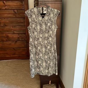 MM Lafleur sleeveless dress size 8 in the crackle pattern